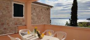 Sea Breeze Suite - Beachfront